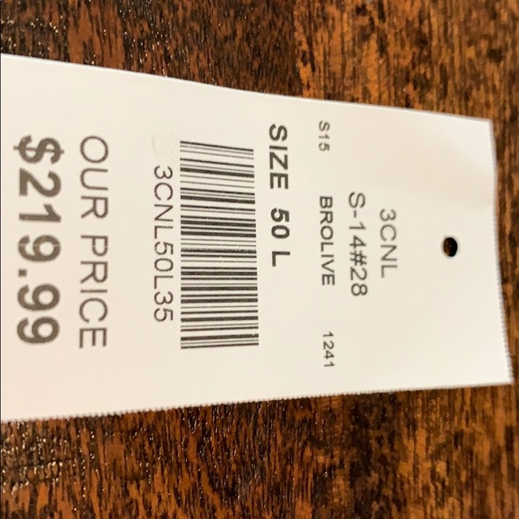 Suits - Picture 3 of 3